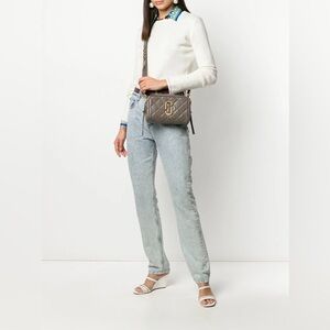 LIKE NEW W/ TAGS “MARC JACOBS” GREY / TAUPE SOFTSHOT 21 QUILTED CROSSBODY